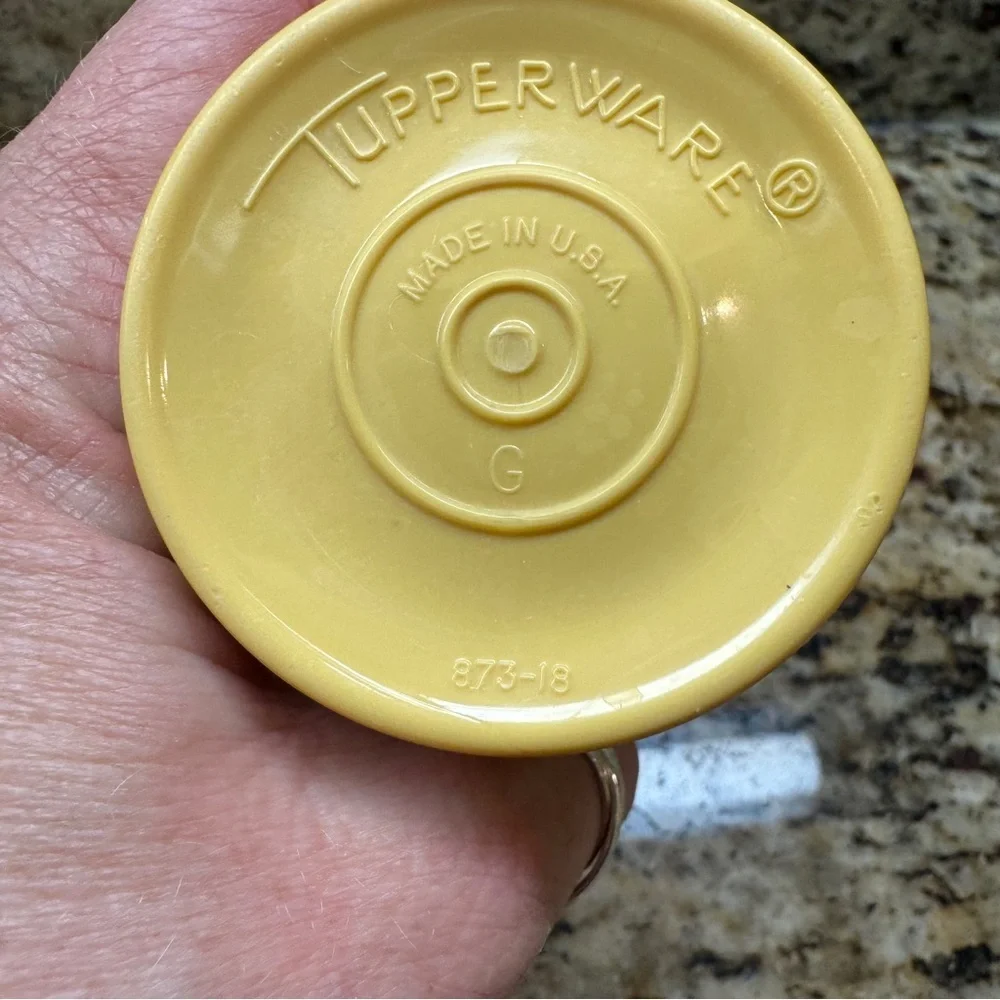 4 Vintage Tupperware Harvest Gold Yellow Tumblers Set 12oz look new